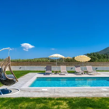 La Luna Villa